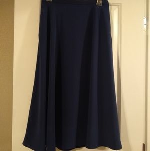 NWT Uniqlo navy midi skirt